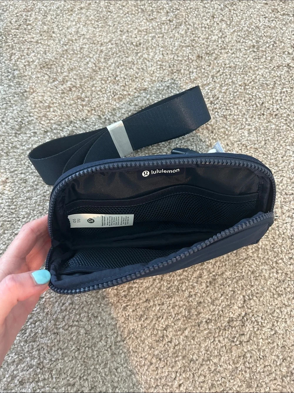 lululemon athletica Navy Belt Bag - Picture 3 of 3